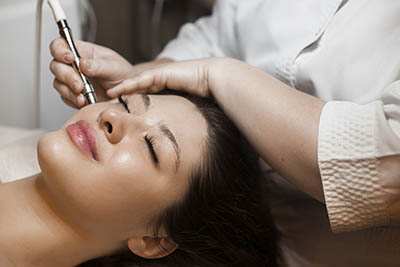 Microneedling – Vida Lift Clinic Center